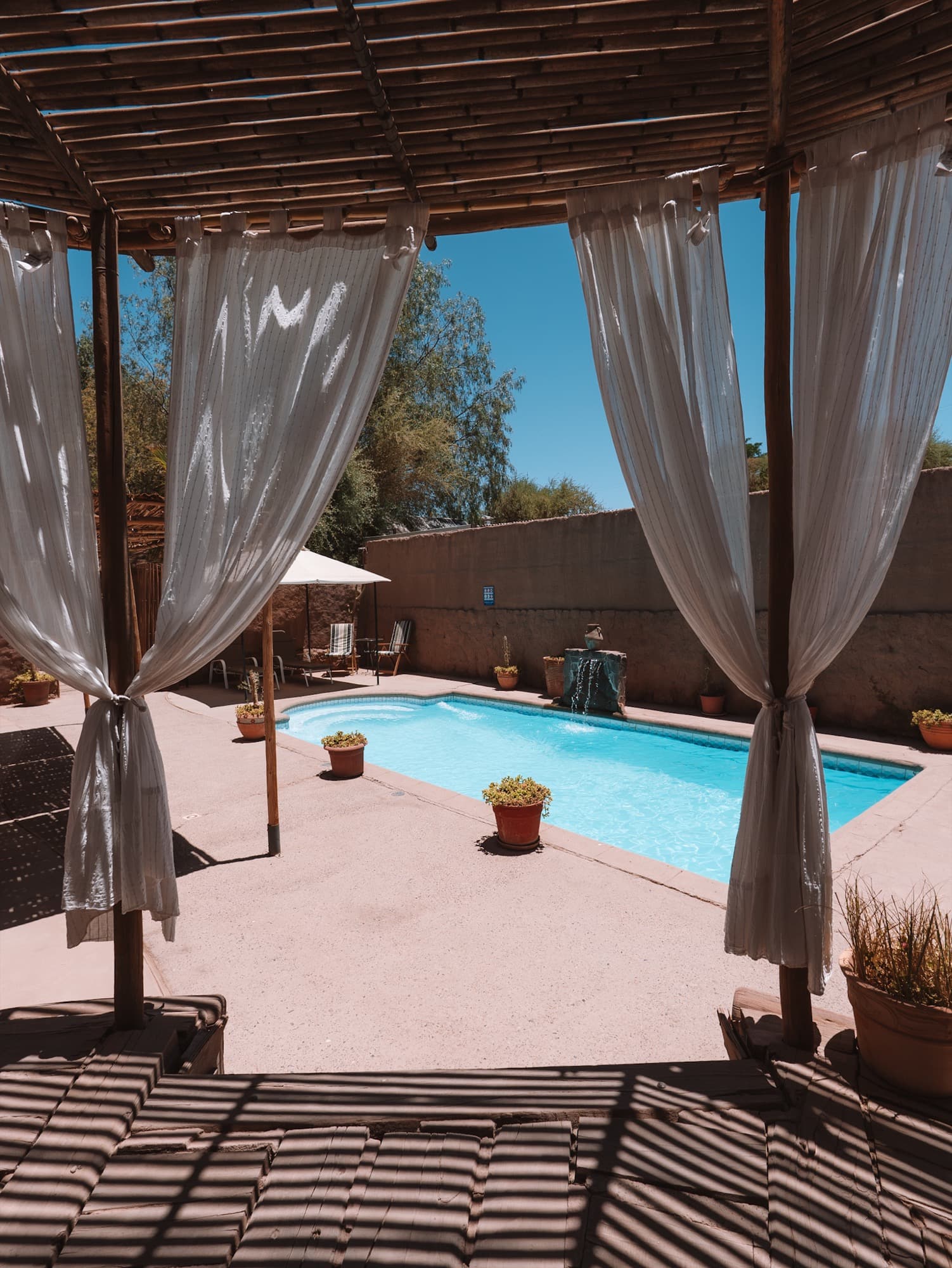 A pool to disconnect